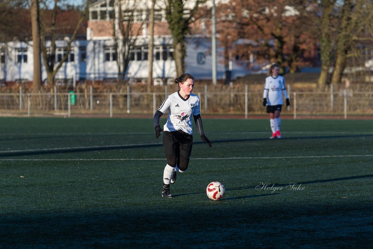 Bild 208 - Frauen SG Holstein Sued - SV Gruenweiss-Siebenbaeumen : Ergebnis: 0:2